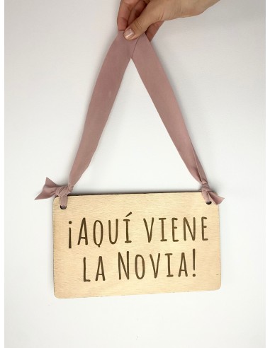 copy of Cartel "AQUÍ VIENE LA NOVIA"